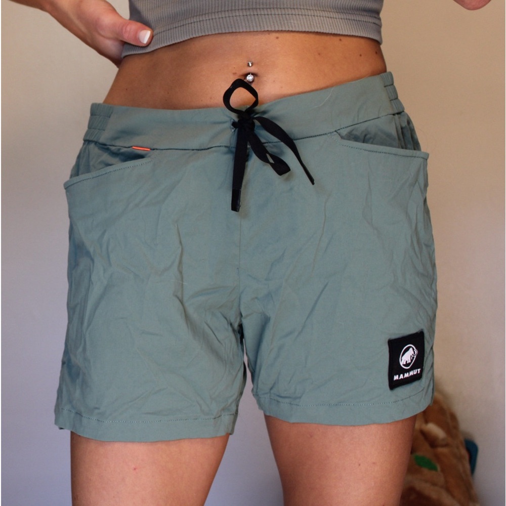 Olive green mammut active shorts